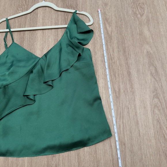 NWT Lovers & Friends Laguna Top in Green Size Small Satin Ruffles - Picture 3 of 16